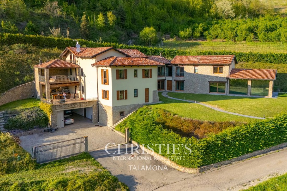 Villa in Serravalle Langhe, Piedmont, Italy 4 - 16819574