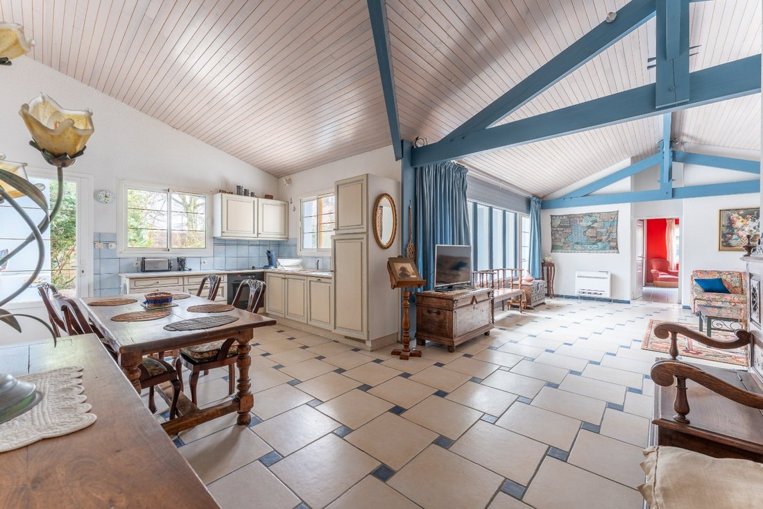 Villa in Sud Est, Andernos-les-Bains, France 5 - 17237405