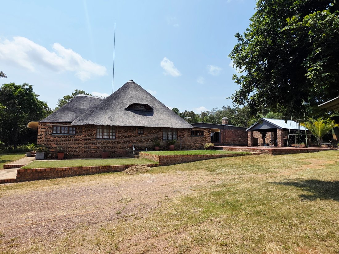 Farm Ranch in Mookgopong, Limpopo, South Africa 2 - 17235646