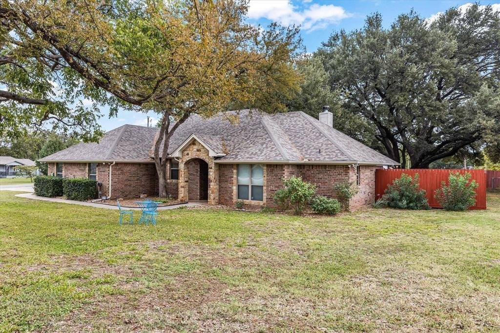 House in Granbury, Texas, United States 3 - 17236581