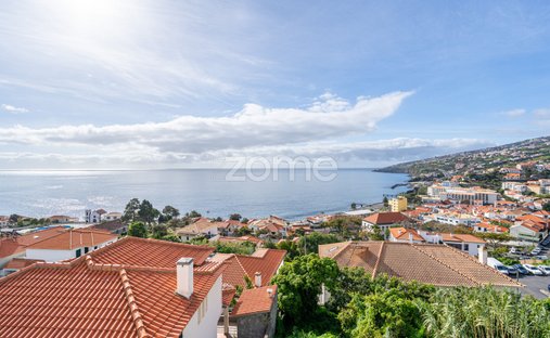 House in Santa Cruz, Madeira, Portugal 1