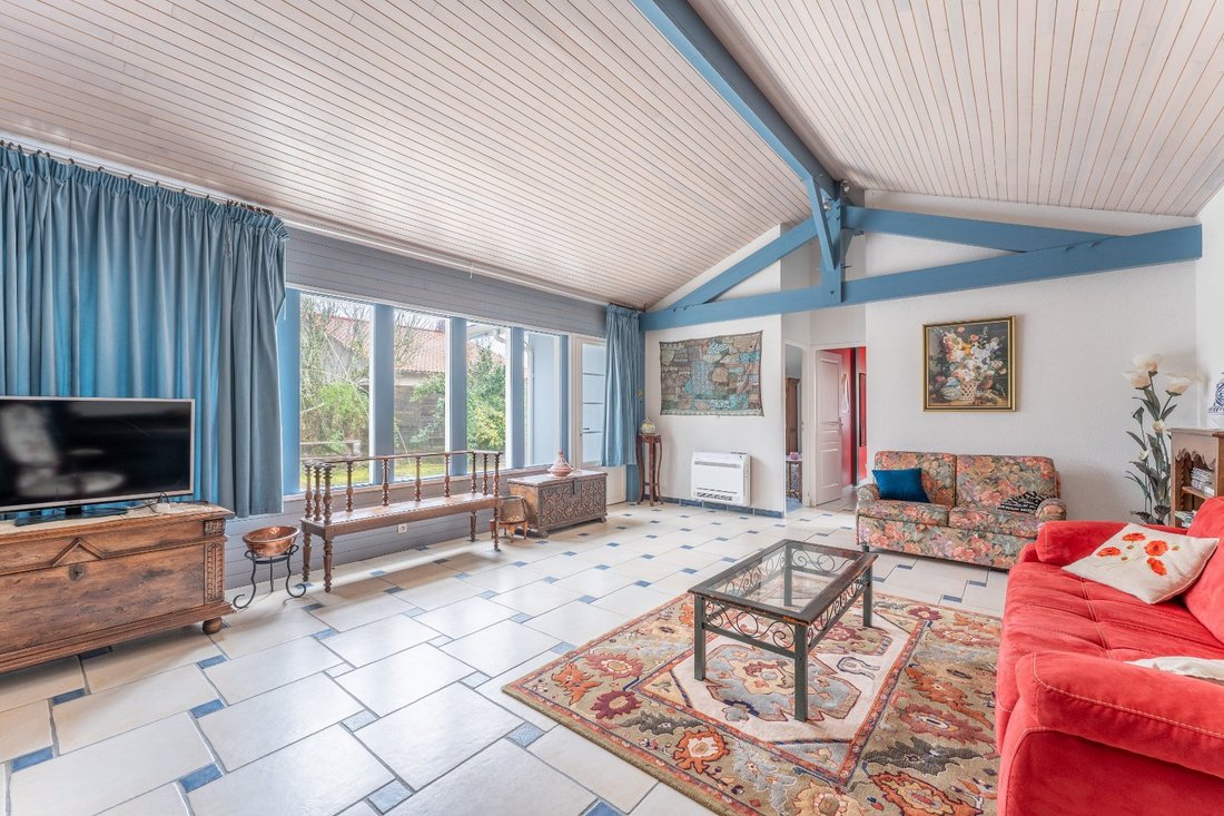 Villa in Sud Est, Andernos-les-Bains, France 3 - 17237405