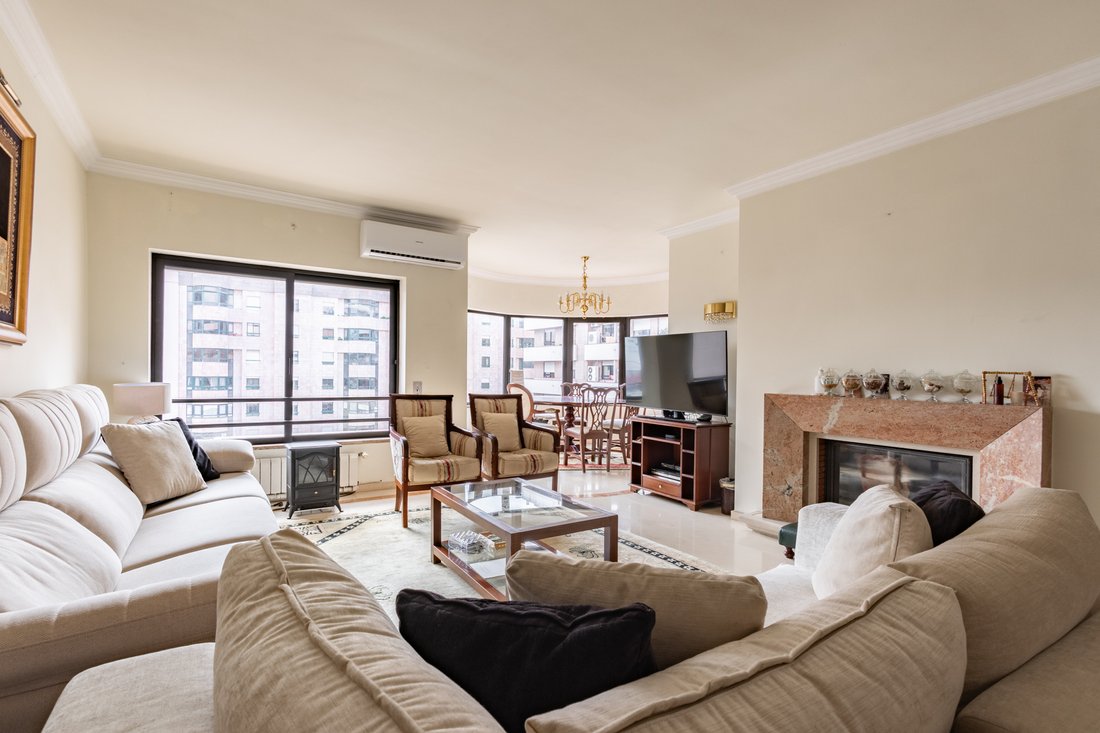 Apartment in Sao Domingos de Benfica, Lisbon, Portugal 1 - 17237219