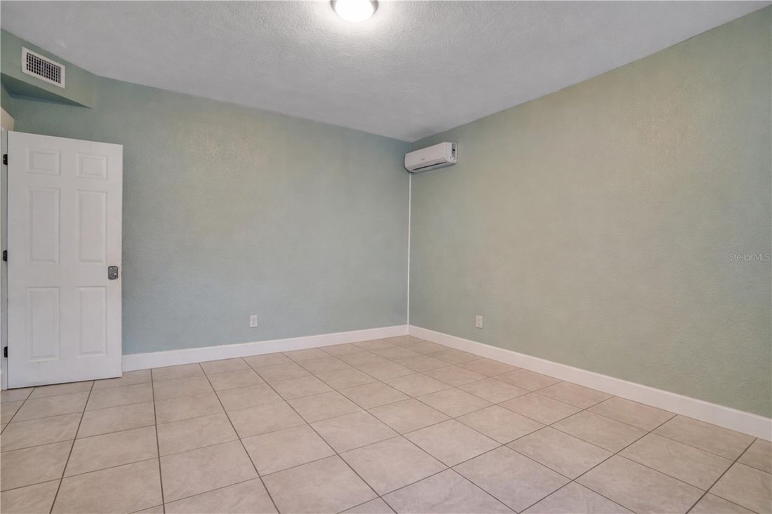 Tampa, Florida, United States 5 - 17236002