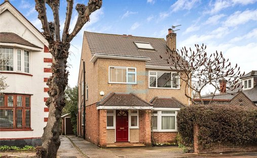 House in Mill Hill, Barnet, England 1