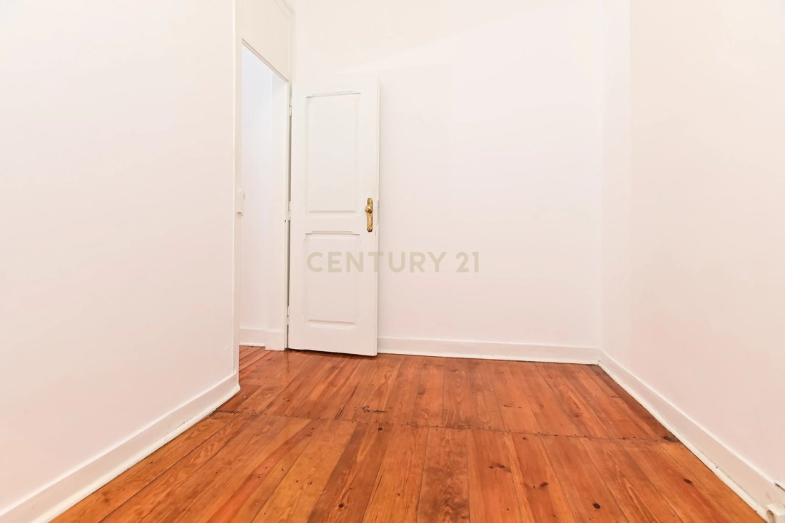 Apartment in Arroios, Lisbon, Portugal 3 - 17233659
