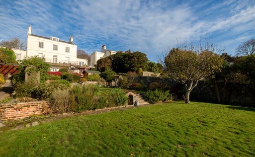 House in Guernsey, Guernsey 1