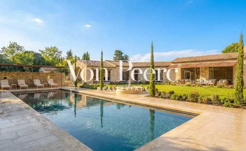 Country House in Saint-Rémy-de-Provence, Provence-Alpes-Côte d'Azur, France 1