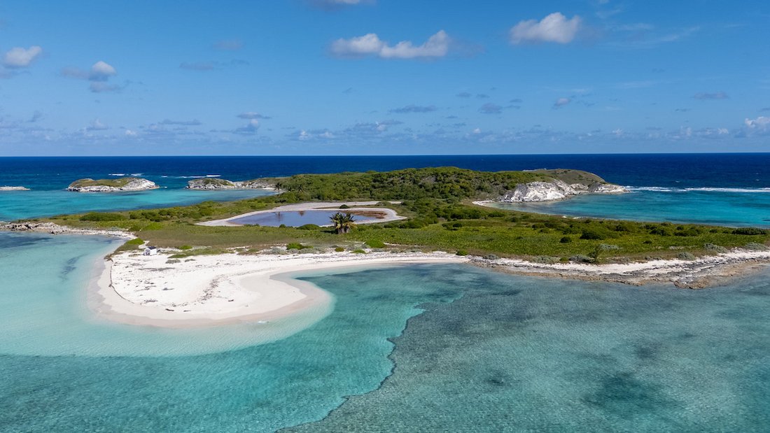 Private Island in Fortune Hill Settlement, San Salvador, The Bahamas 1 - 17237225
