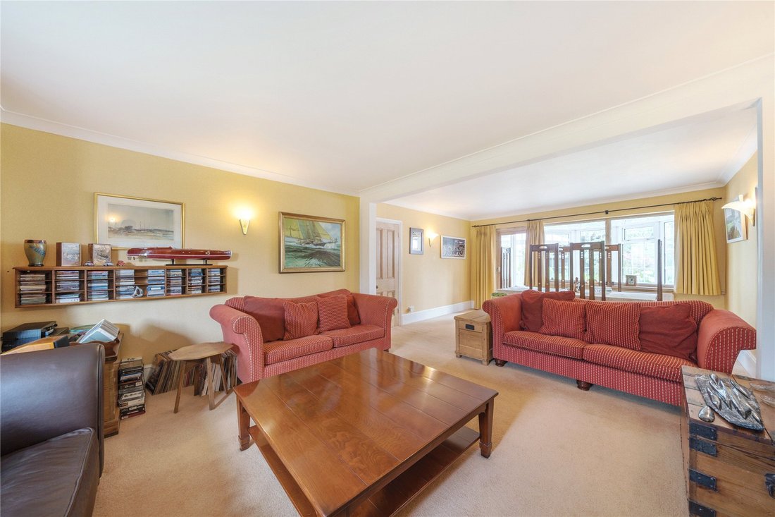 House in Hersham, Elmbridge, England 5 - 17234664
