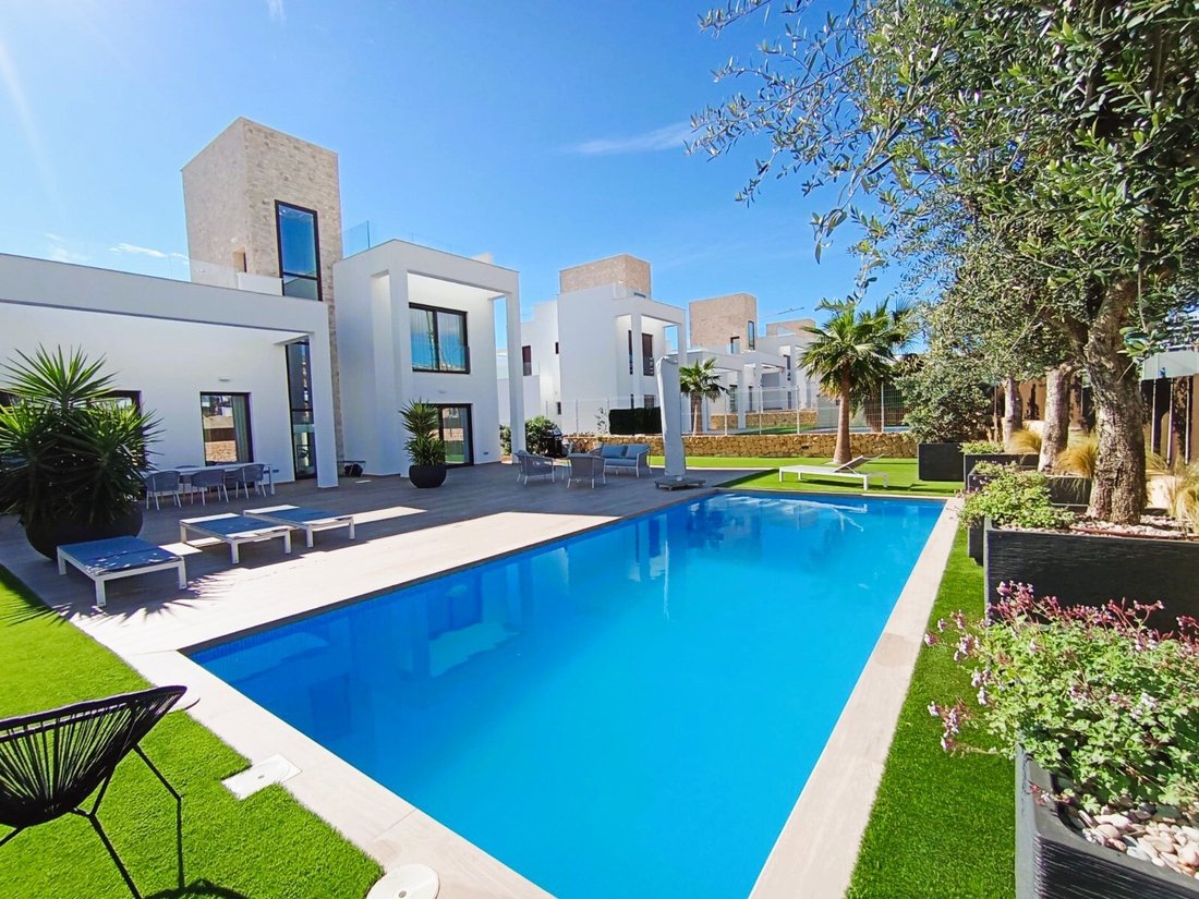 Villa in Finestrat, Valencian Community, Spain 2 - 17237271