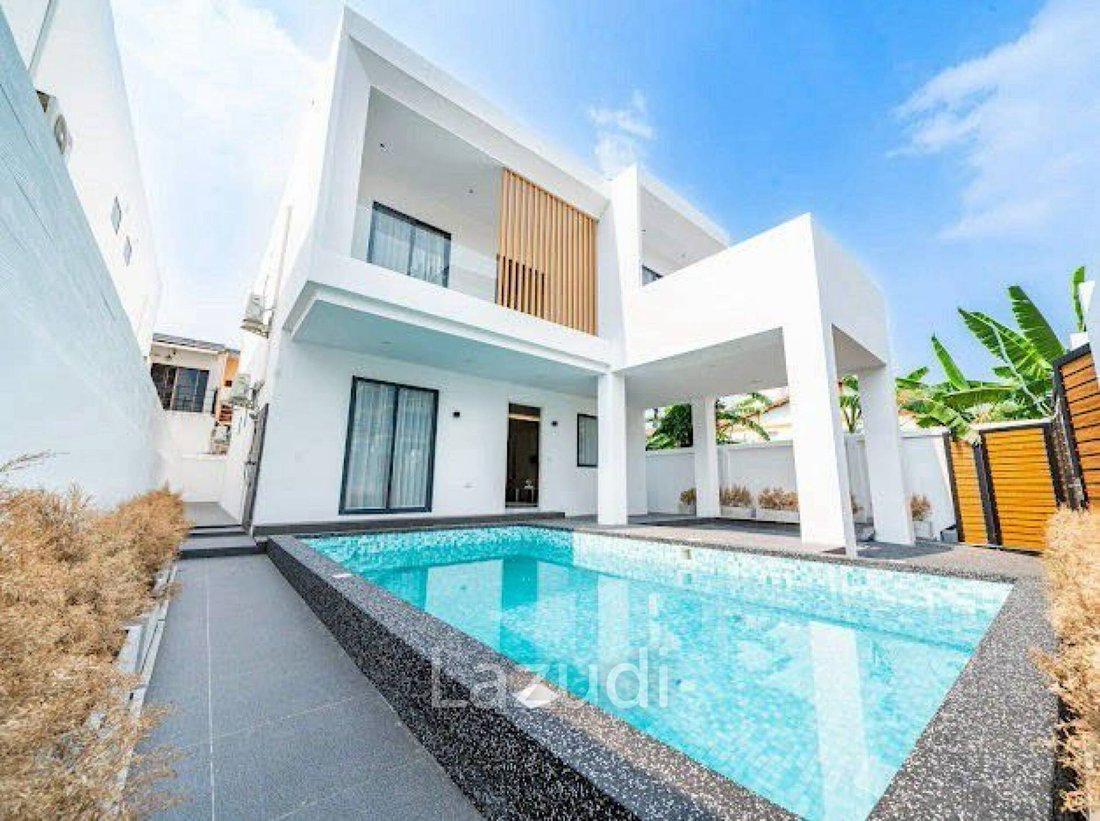 Villa in Pattaya City, Chon Buri, Thailand 1 - 17235597
