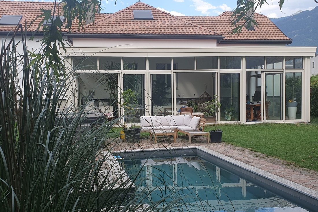 Large Character House With Swimming Pool And Jacuzzi