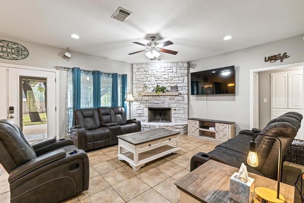 House in Granbury, Texas, United States 4 - 17236581