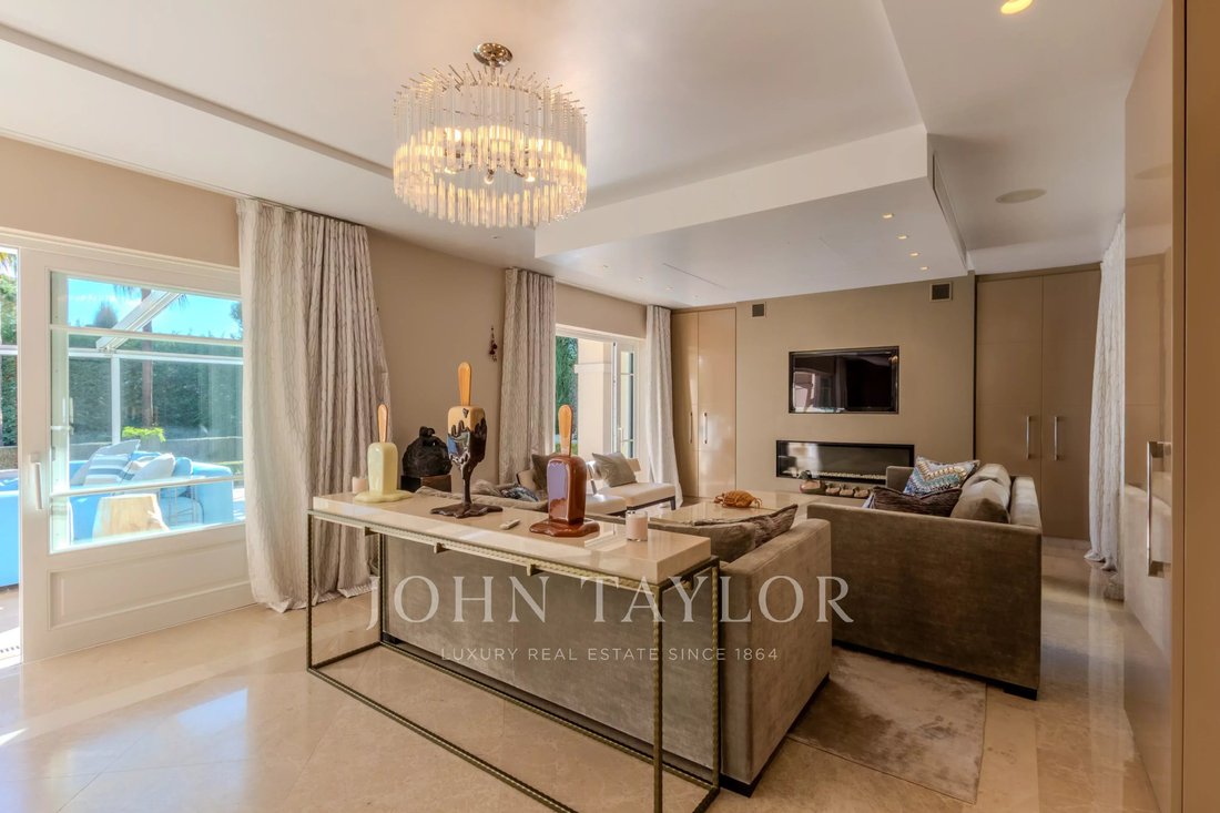 Villa in Antibes, Provence-Alpes-Côte d'Azur, France 3 - 17235126