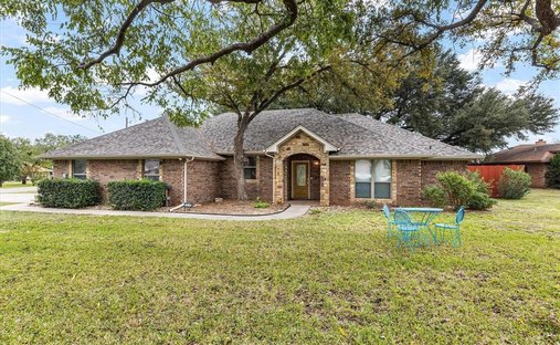 House in Granbury, Texas, United States 1