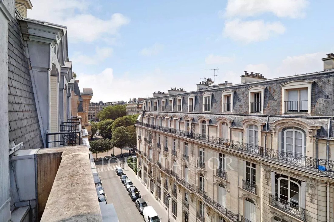 Apartment in Triangle d'Or, Paris 8e Arrondissement, Paris 1 - 17235447
