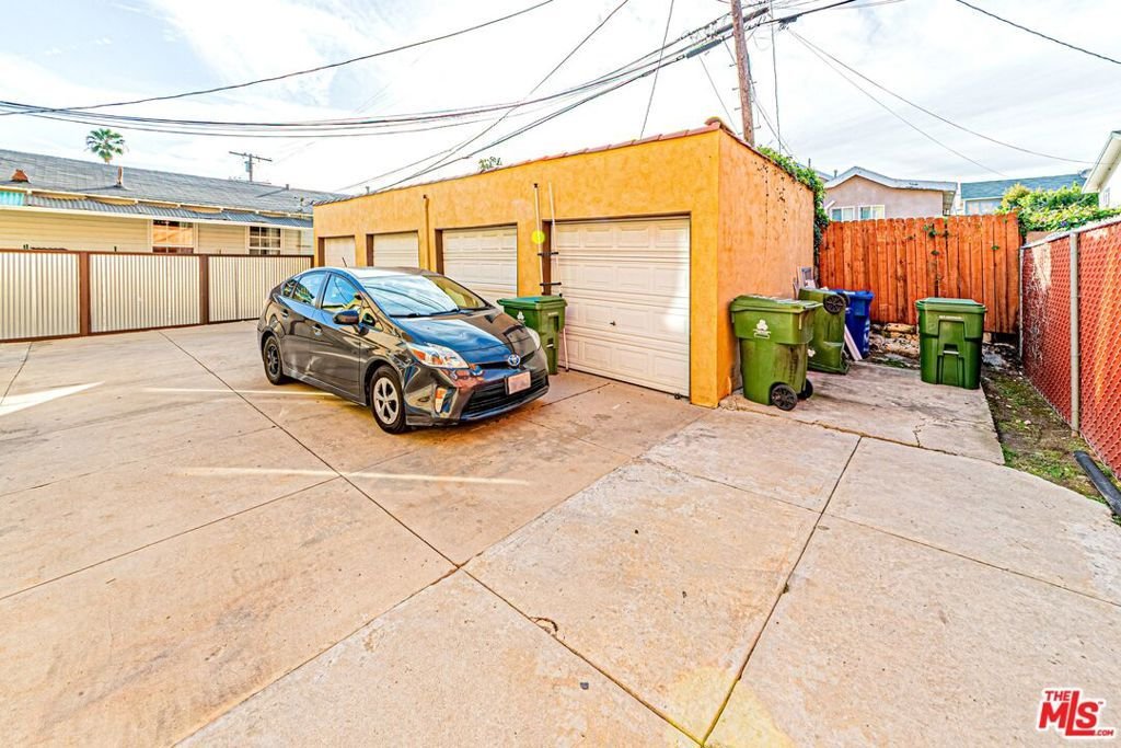 Los Angeles, California, United States 3 - 17236286