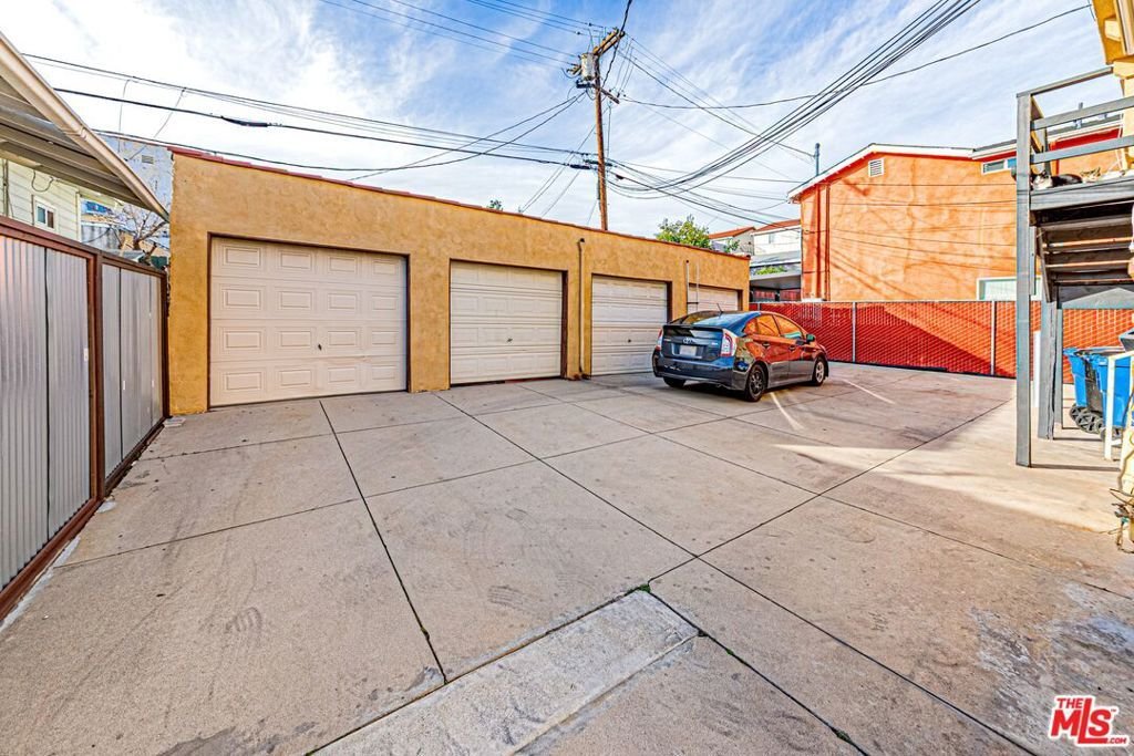 Los Angeles, California, United States 2 - 17236286