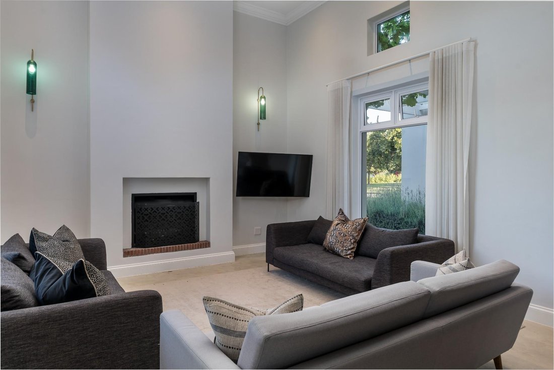 House in Paarl, Western Cape, South Africa 5 - 17237470