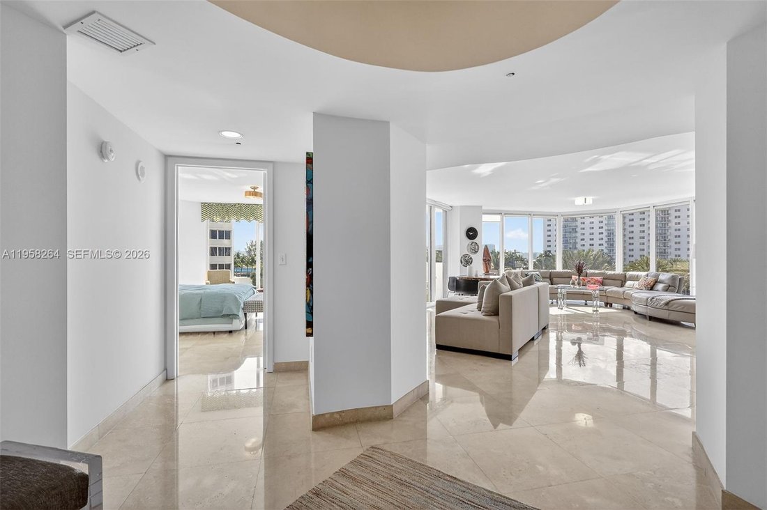 Condo in Sunny Isles Beach, Florida, United States 4 - 17235925
