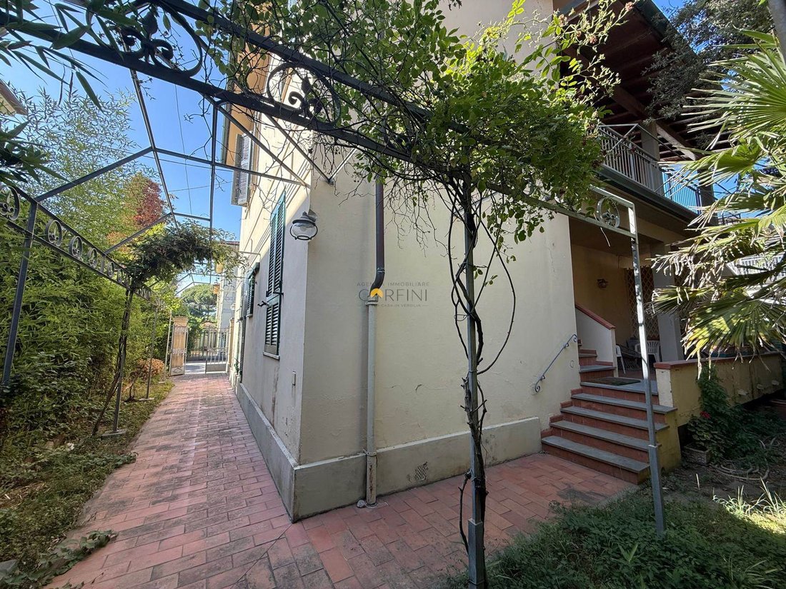 Villa in Pietrasanta, Tuscany, Italy 1 - 17234809