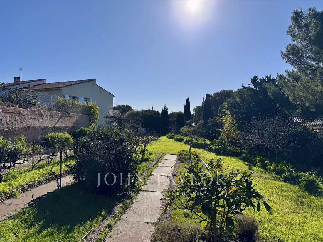 Villa in Beaucours-La Gorguette-La Morvenede, Sanary-sur-Mer, France 4 - 17235476