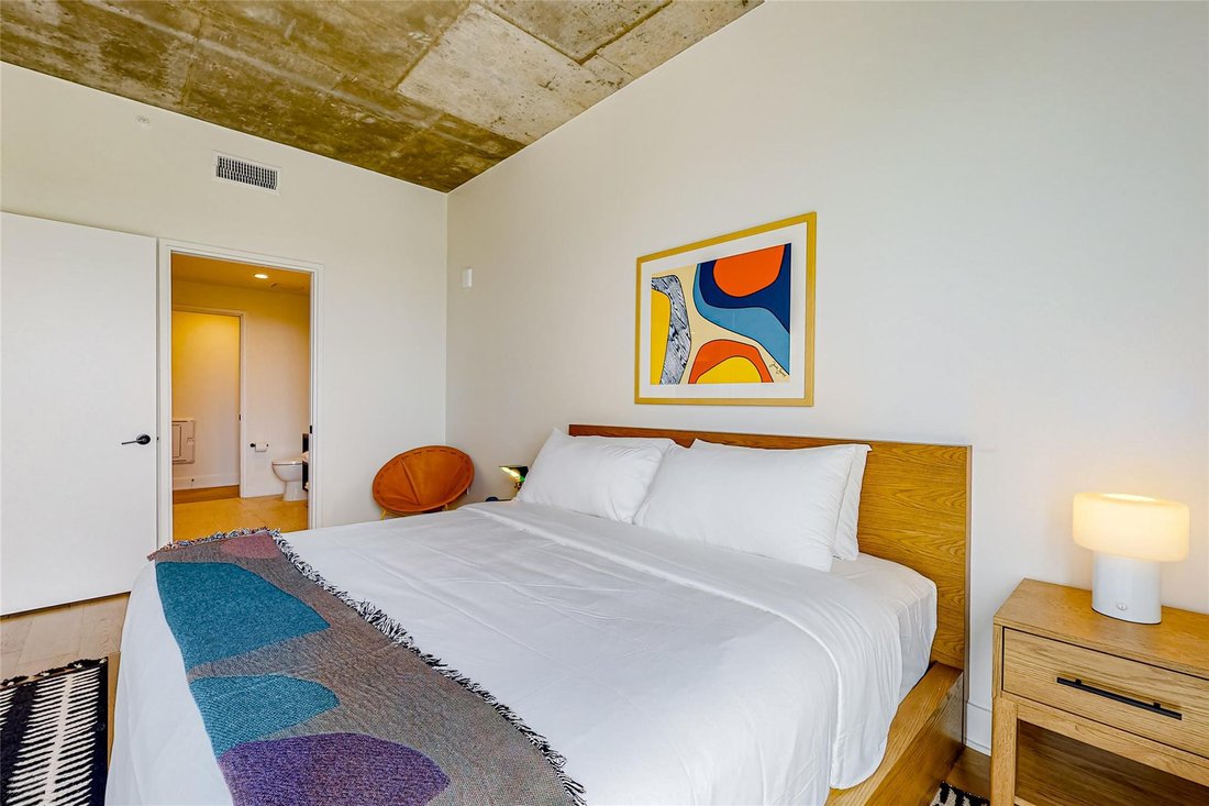 Condo in Austin, Texas, United States 2 - 17236113