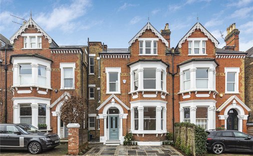 House in Richmond Upon Thames, England 1