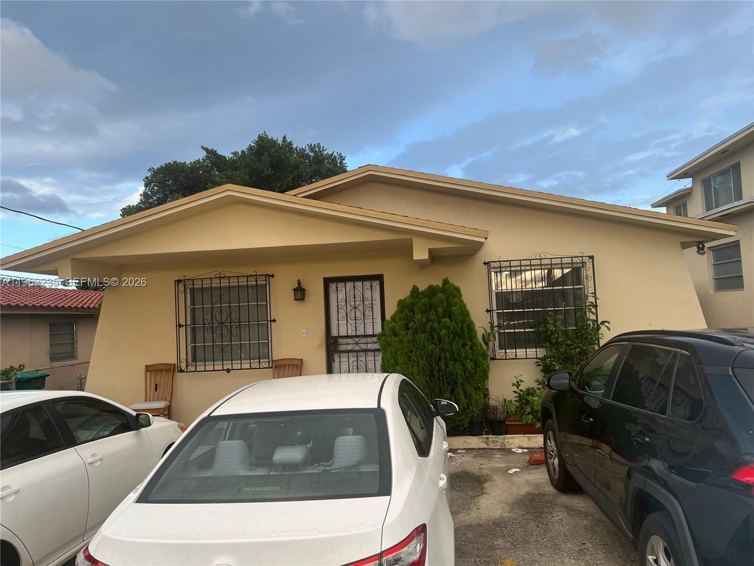 House in Miami, Florida, United States 1 - 17235938