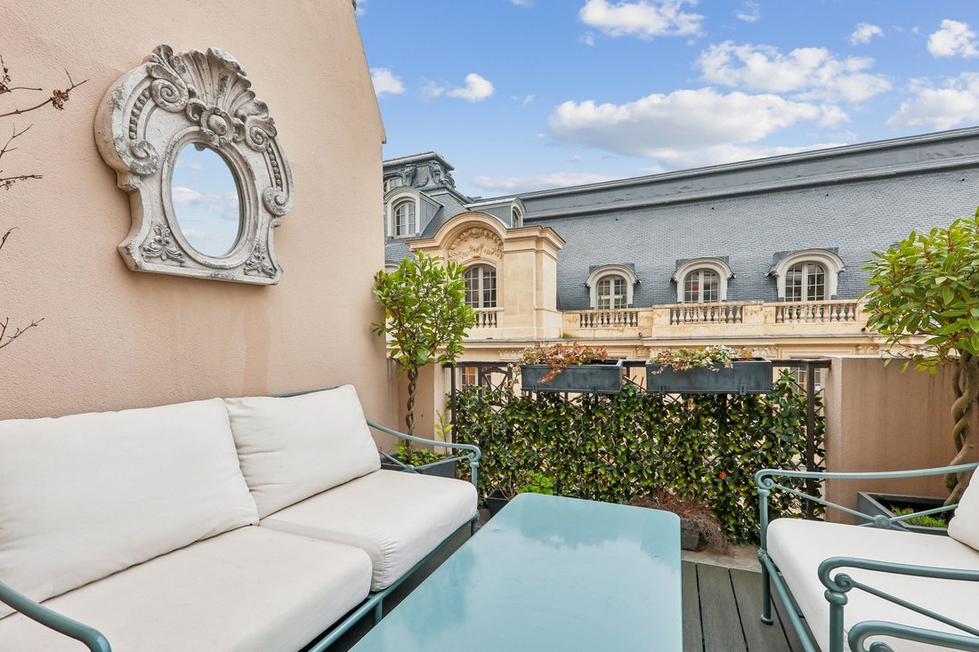 Apartment in Elysées-Madeleine, Paris 8e Arrondissement, Paris 3 - 17237916