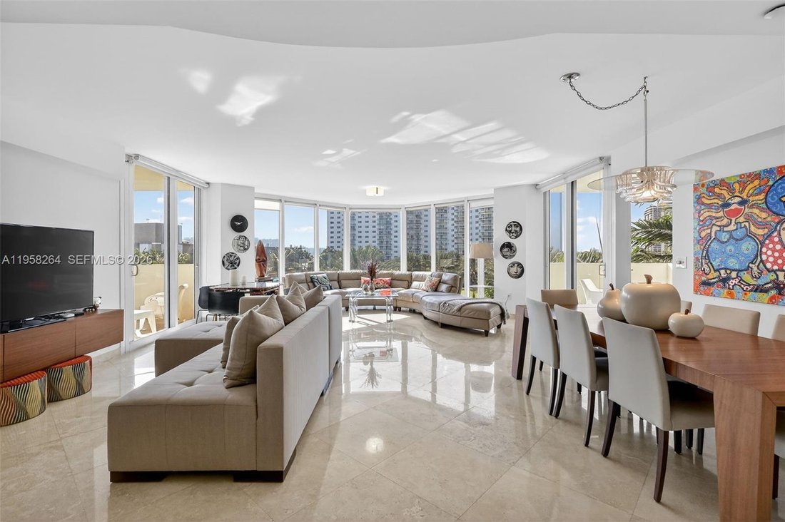 Condo in Sunny Isles Beach, Florida, United States 1 - 17235925