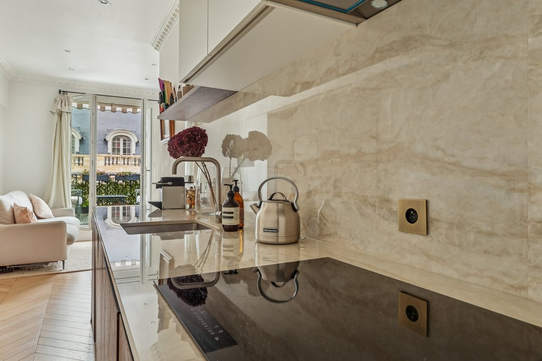 Apartment in Elysées-Madeleine, Paris 8e Arrondissement, Paris 5 - 17237916