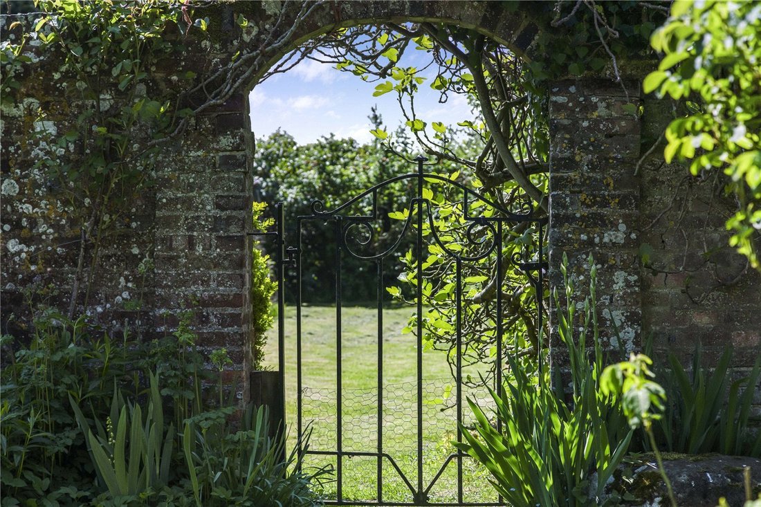 House in Buckinghamshire, England 2 - 17235127