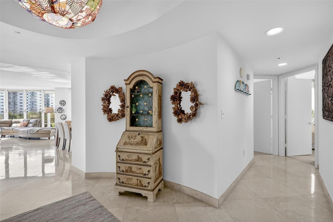 Condo in Sunny Isles Beach, Florida, United States 5 - 17235925
