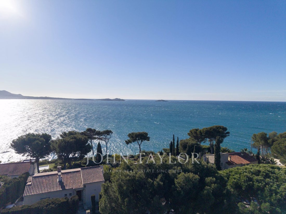 Villa in Beaucours-La Gorguette-La Morvenede, Sanary-sur-Mer, France 2 - 17235476