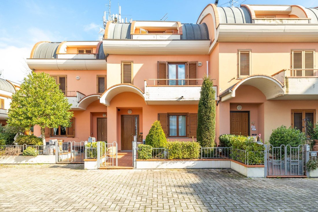 Apartment in Stadium - Piazza della Repubblica, Montevarchi, Italy 1 - 17237714
