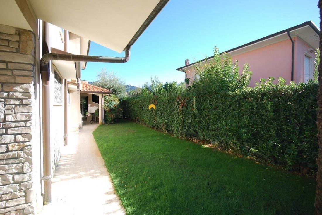 Villa a Camaiore, Toscana, Italia 4 - 17234733