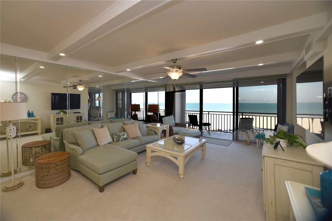 Condo in St. Pete Beach, Florida, United States 2 - 17236021