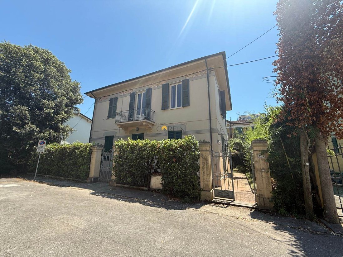 Villa in Pietrasanta, Tuscany, Italy 2 - 17234809