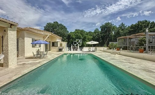 House in Trets, Provence-Alpes-Côte d'Azur, France 1