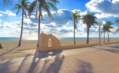 Townhouse in Hollywood, Florida, United States 1