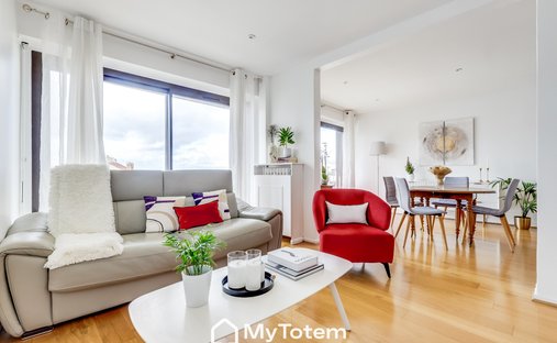 Apartment in Centre Ville-Sarments, Châtillon, France 1