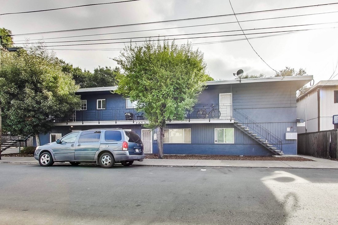 Oakland, California, United States 3 - 17236368