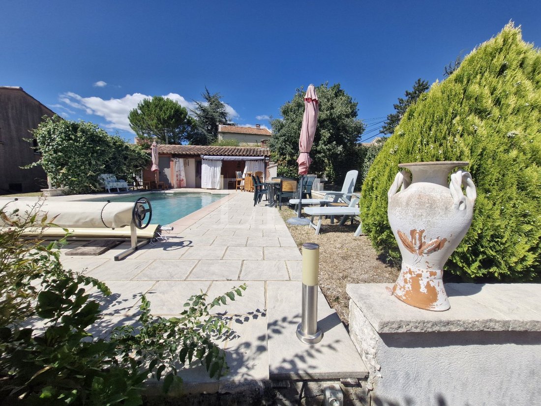House in Saint-Saturnin-lès-Apt, Provence-Alpes-Côte d'Azur, France 4 - 17235212