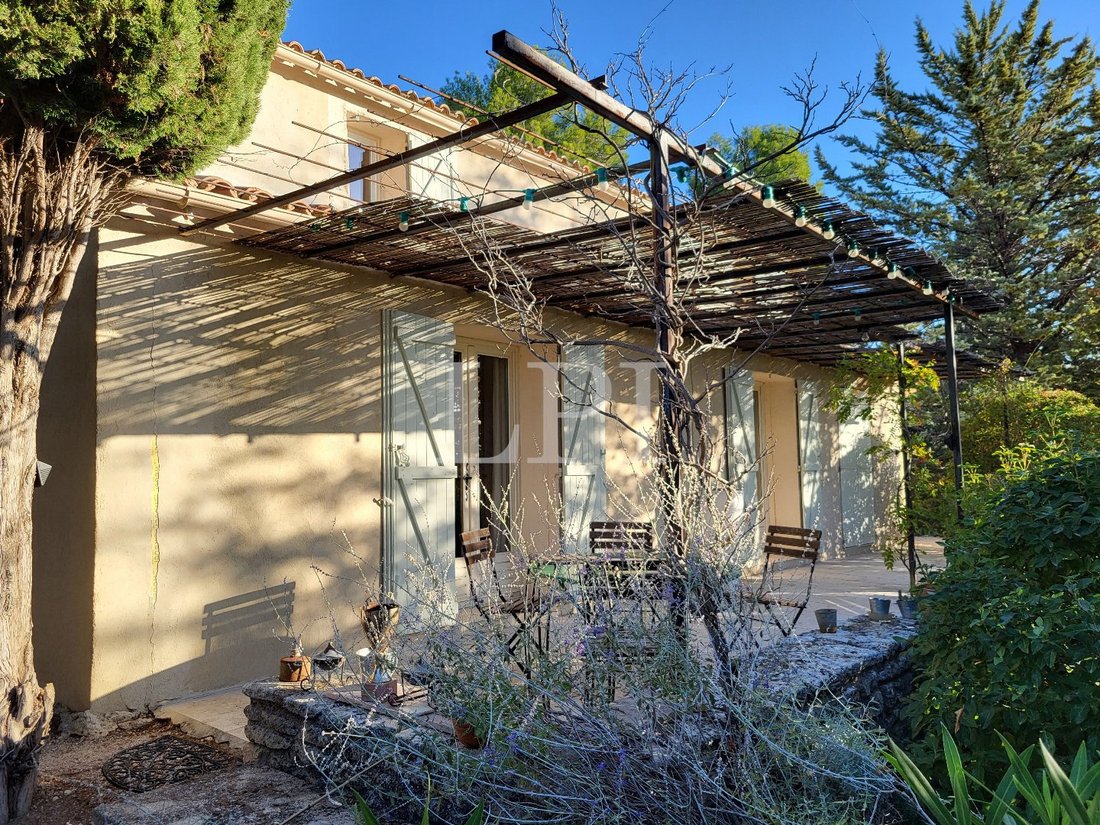 House in Saint-Saturnin-lès-Apt, Provence-Alpes-Côte d'Azur, France 2 - 17235261
