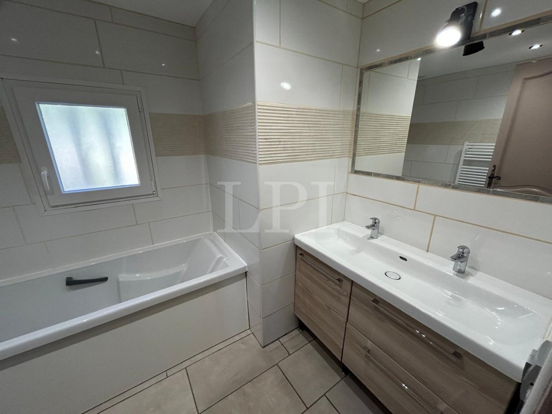 House in Saint-Saturnin-lès-Apt, Provence-Alpes-Côte d'Azur, France 5 - 17235280