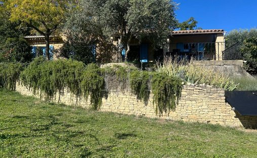 House in Saint-Saturnin-lès-Apt, Provence-Alpes-Côte d'Azur, France 1