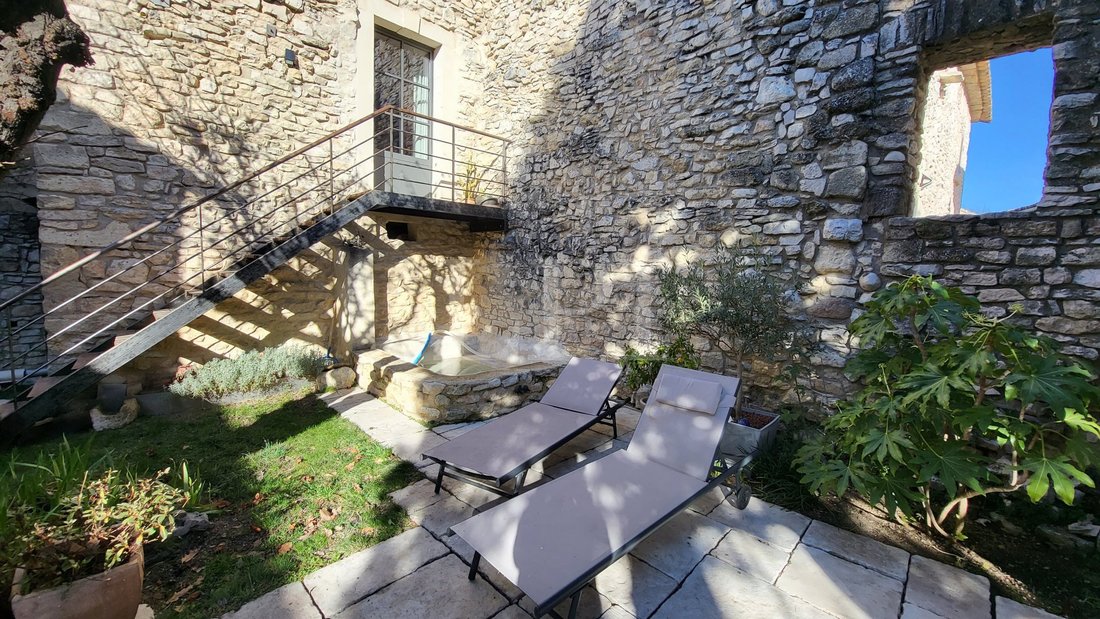 House in Gordes, Provence-Alpes-Côte d'Azur, France 4 - 17235269