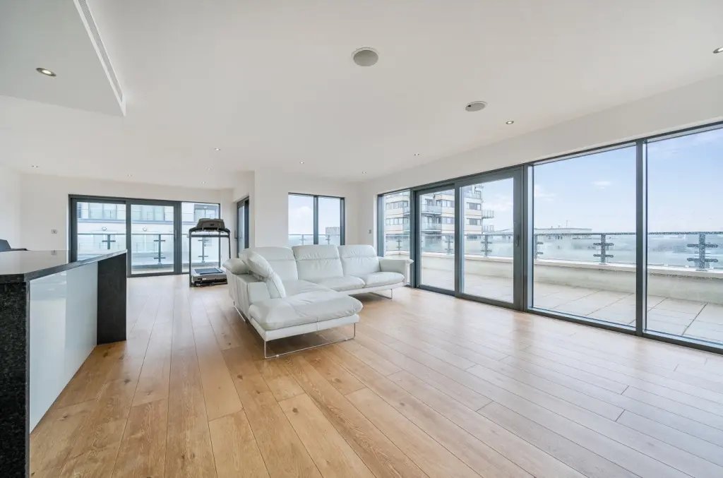 Apartment in Colindale, Barnet, England 4 - 17234706